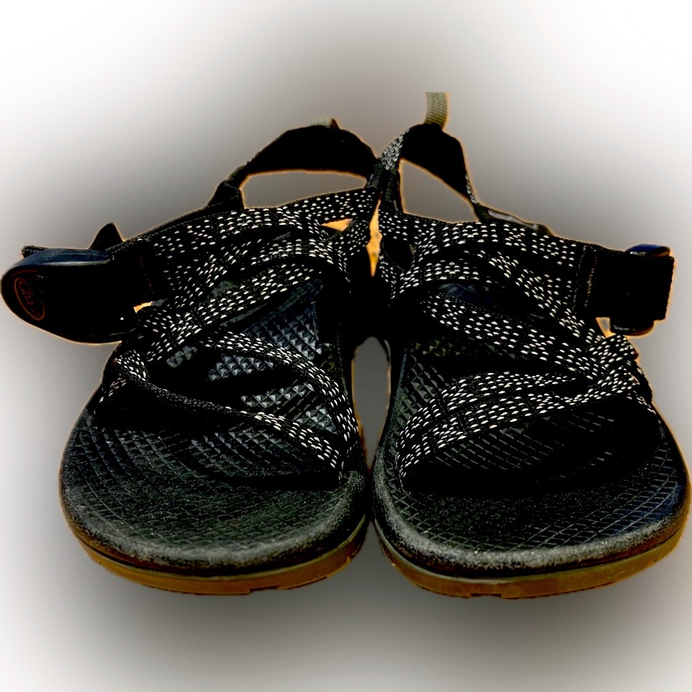 Chaco girls sandals size 1. Lightly used!